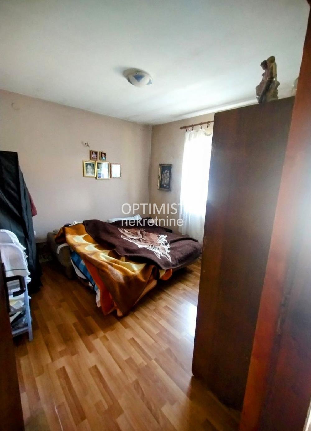 Batajnica, Velika međa nova, 242m2, 4.0 ID#2986