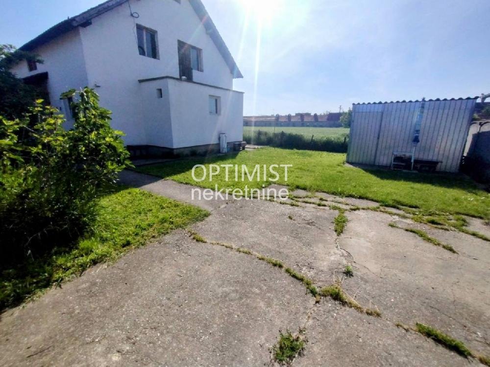 Batajnica, Velika međa nova, 242m2, 4.0 ID#2986