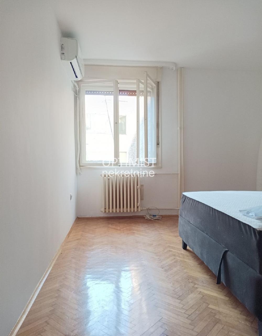 Vračar, Kičevska, uknjižen,  odmah useljiv ID#3031
