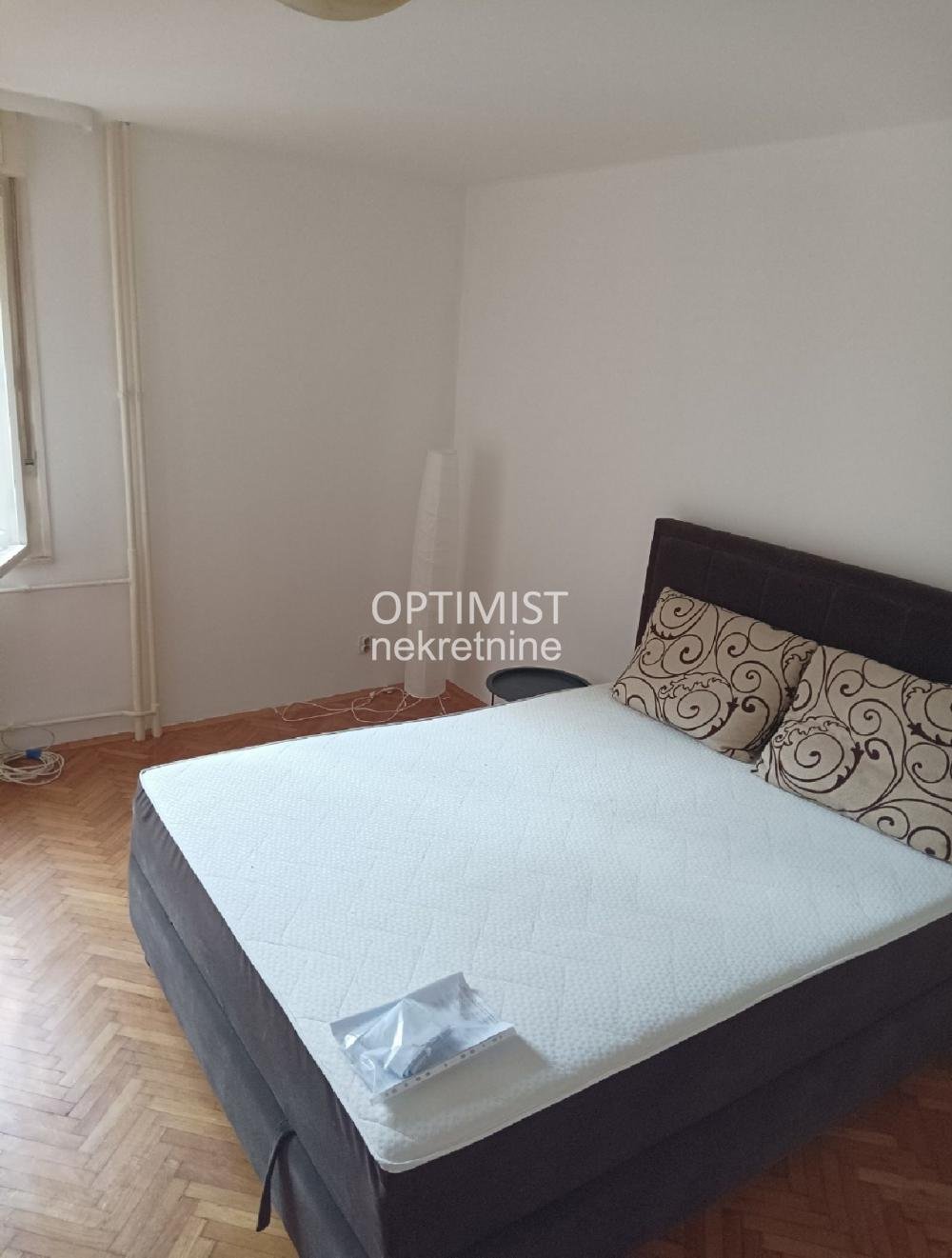 Vračar, Kičevska, uknjižen,  odmah useljiv ID#3031