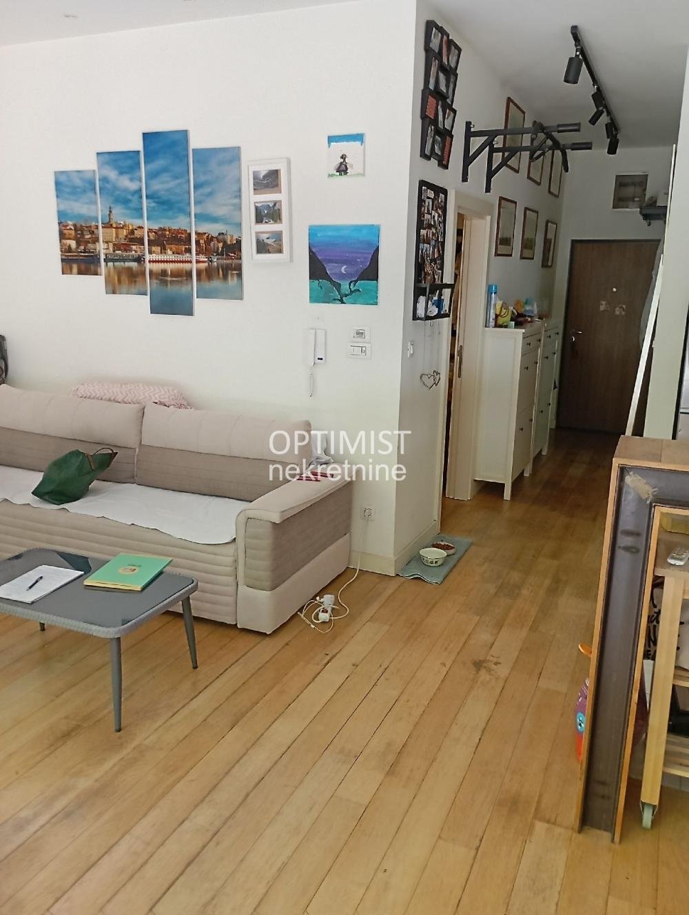 Banovo brdo, Mirosavljeva, 51m2+70m2 terasa ID#3046