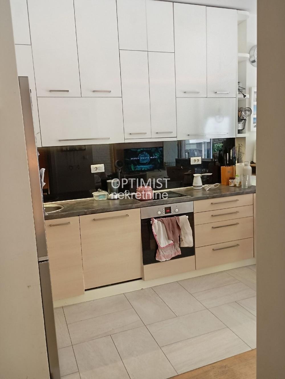 Banovo brdo, Mirosavljeva, 51m2+70m2 terasa ID#3046