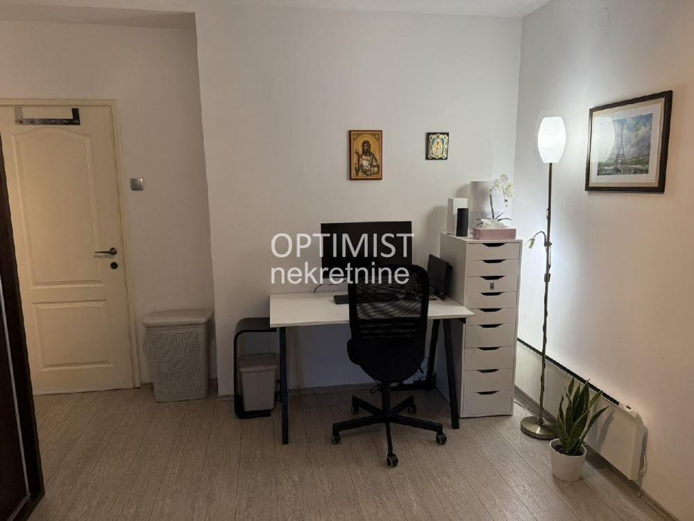 Lux stan u Zemun polju ID#3050