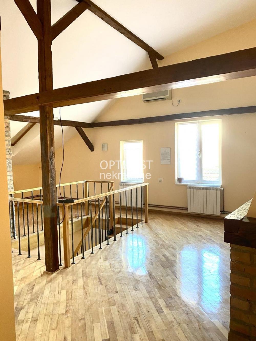 Lux salonac, uknjižen, odmah useljiv ID#3126