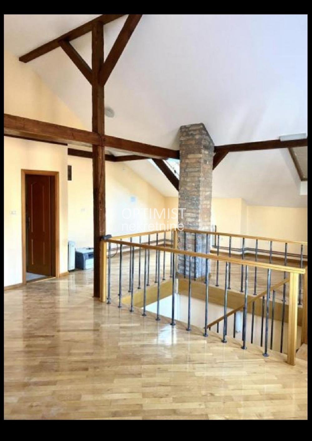 Lux salonac, uknjižen, odmah useljiv ID#3126