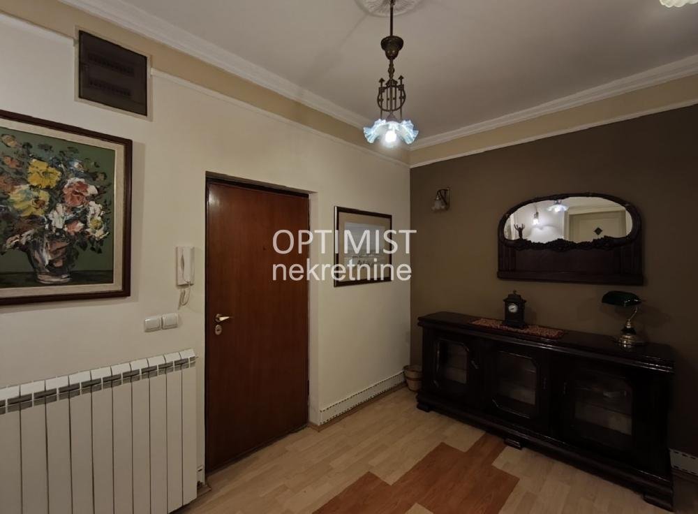 Hram, uknjižen, odmah useljiv ID#3132