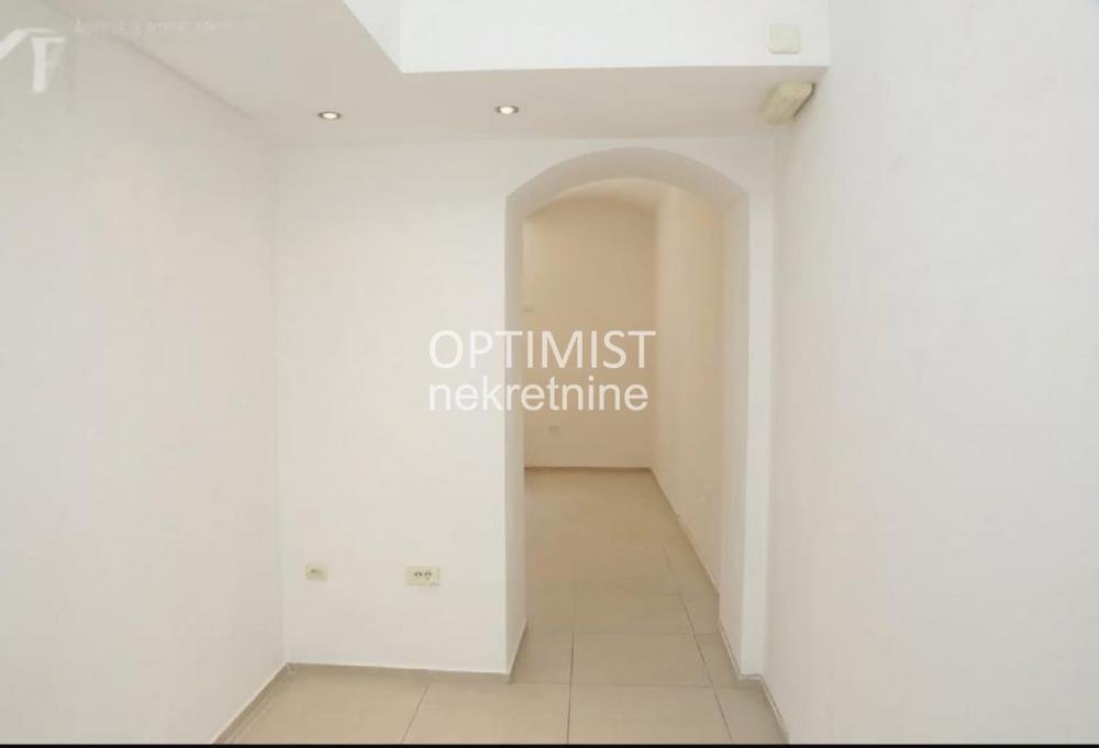 Centar, Cara Uroša, 38m2 ID#3145