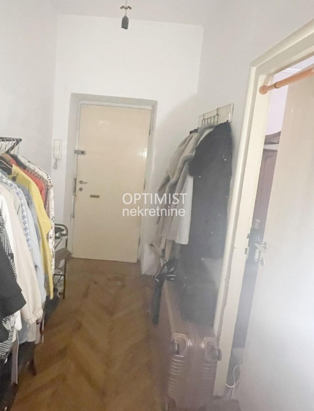 Takovska, salonac, uknjižen ID#3187 Takovska, salonac, uknjižen ID#3187