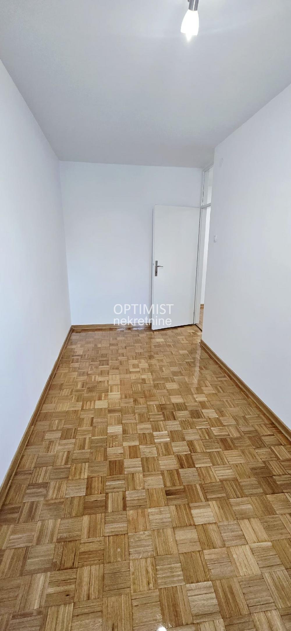 Prvomajska, dvosoban, odmah useljiv, uknjižen ID#3212