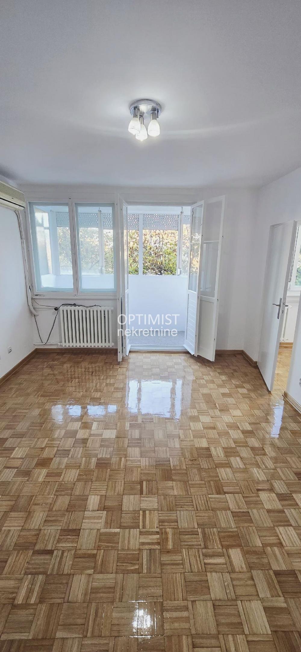 Prvomajska, dvosoban, odmah useljiv, uknjižen ID#3212