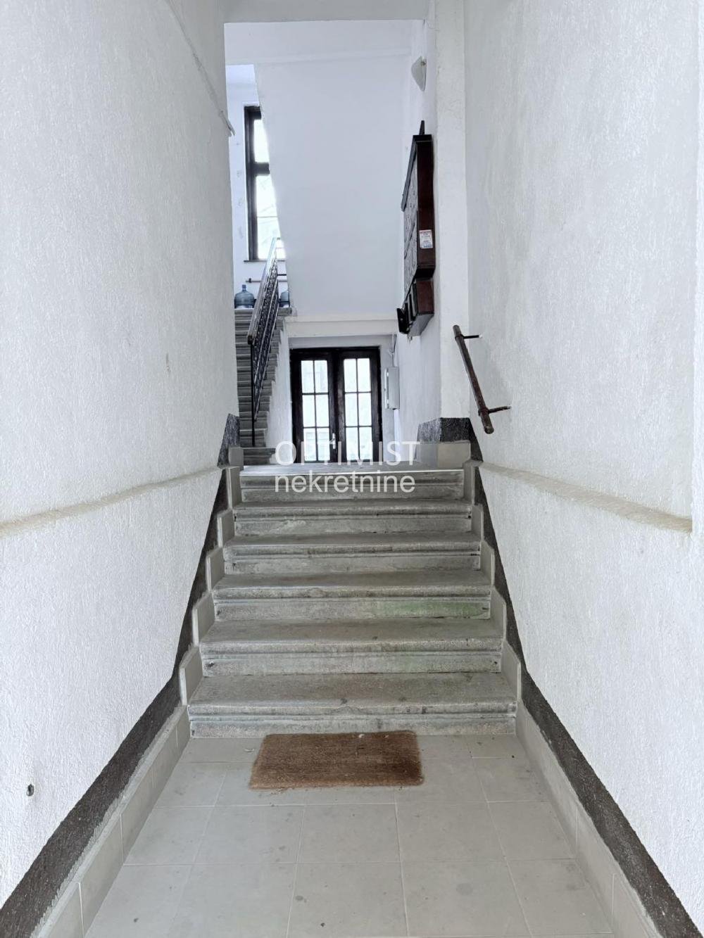 Botanička bašta, Budimska, 32+11m2, uknjižen, odmah useljiv ID#3213