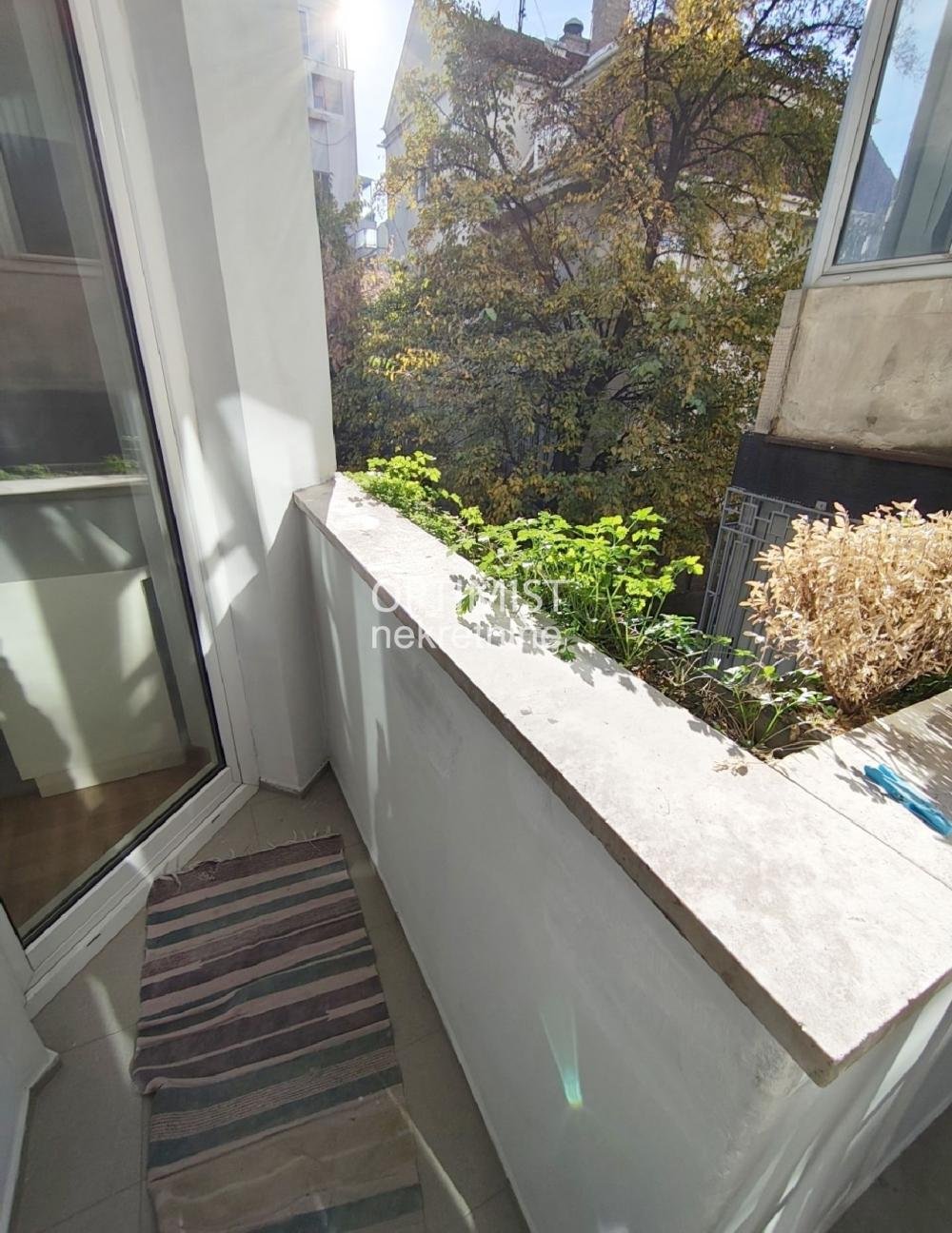 Vračar, salonac, uknjižen, useljiv ID#3218