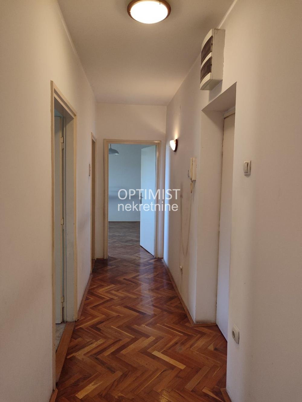 Voždovac, Braće Jerković, uknjižen, odmah useljiv ID#3234