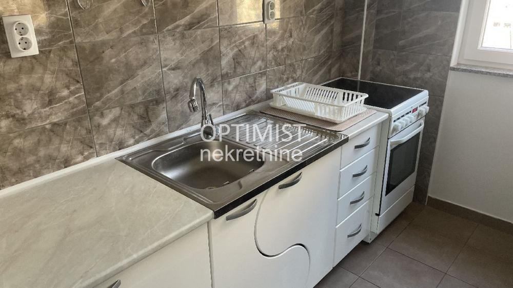 Zemun, Prvomajska, 2.5 + parking ID#3246