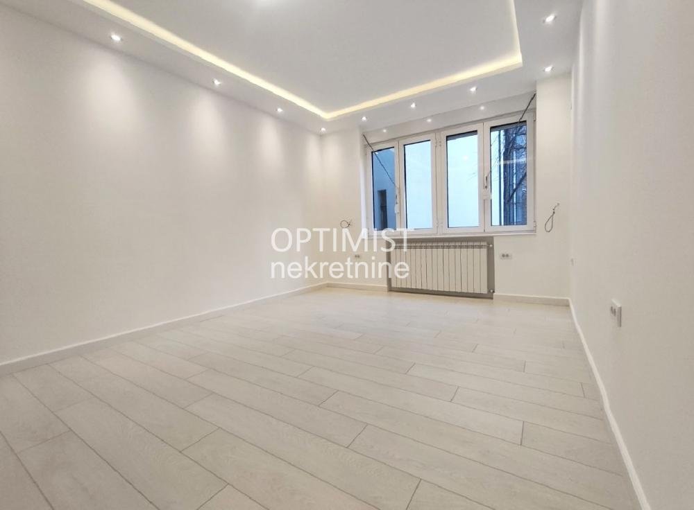 Skupština, Lux, uknjižen, odmah useljiv ID#3299