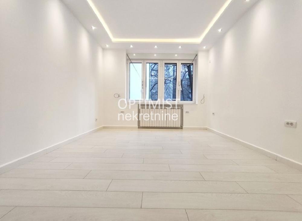 Skupština, Lux, uknjižen, odmah useljiv ID#3299