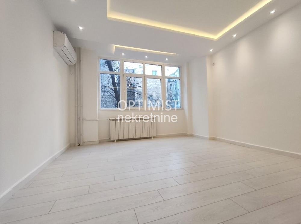 Skupština, Lux, uknjižen, odmah useljiv ID#3299