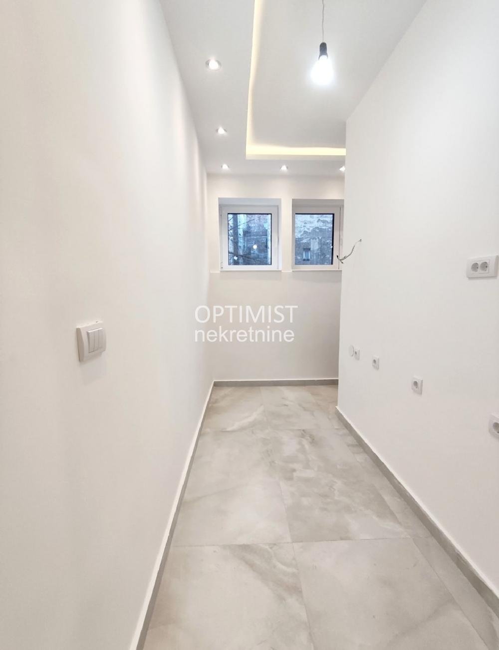 Skupština, Lux, uknjižen, odmah useljiv ID#3299