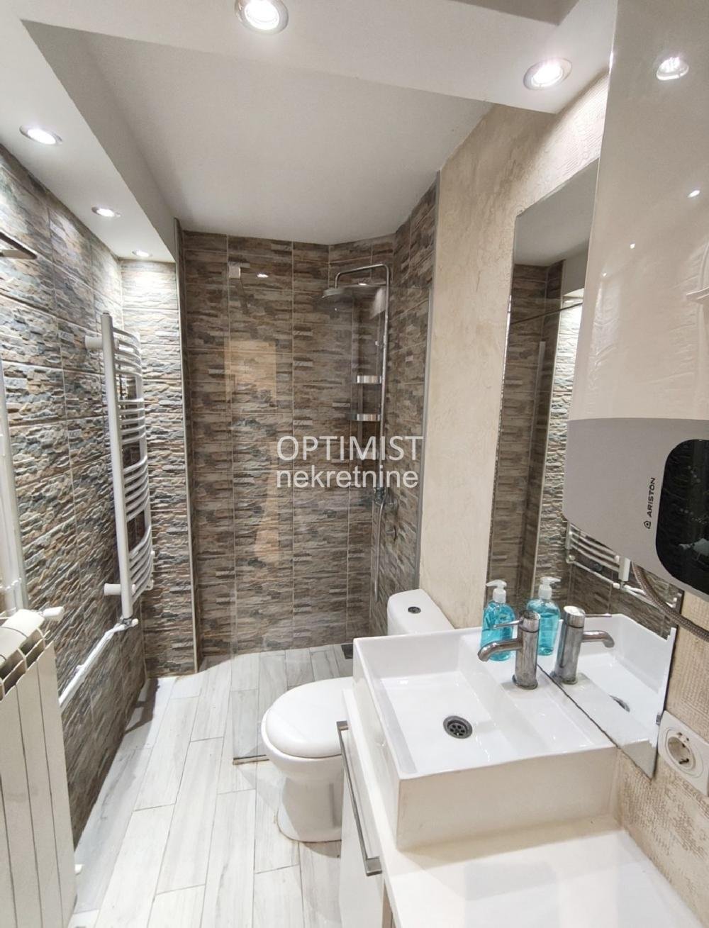 Garsonjera na Vračaru, uknjižena, odmah useljiva ID#3325