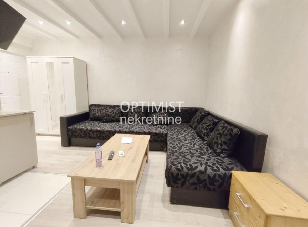 Garsonjera na Vračaru, uknjižena, odmah useljiva ID#3325