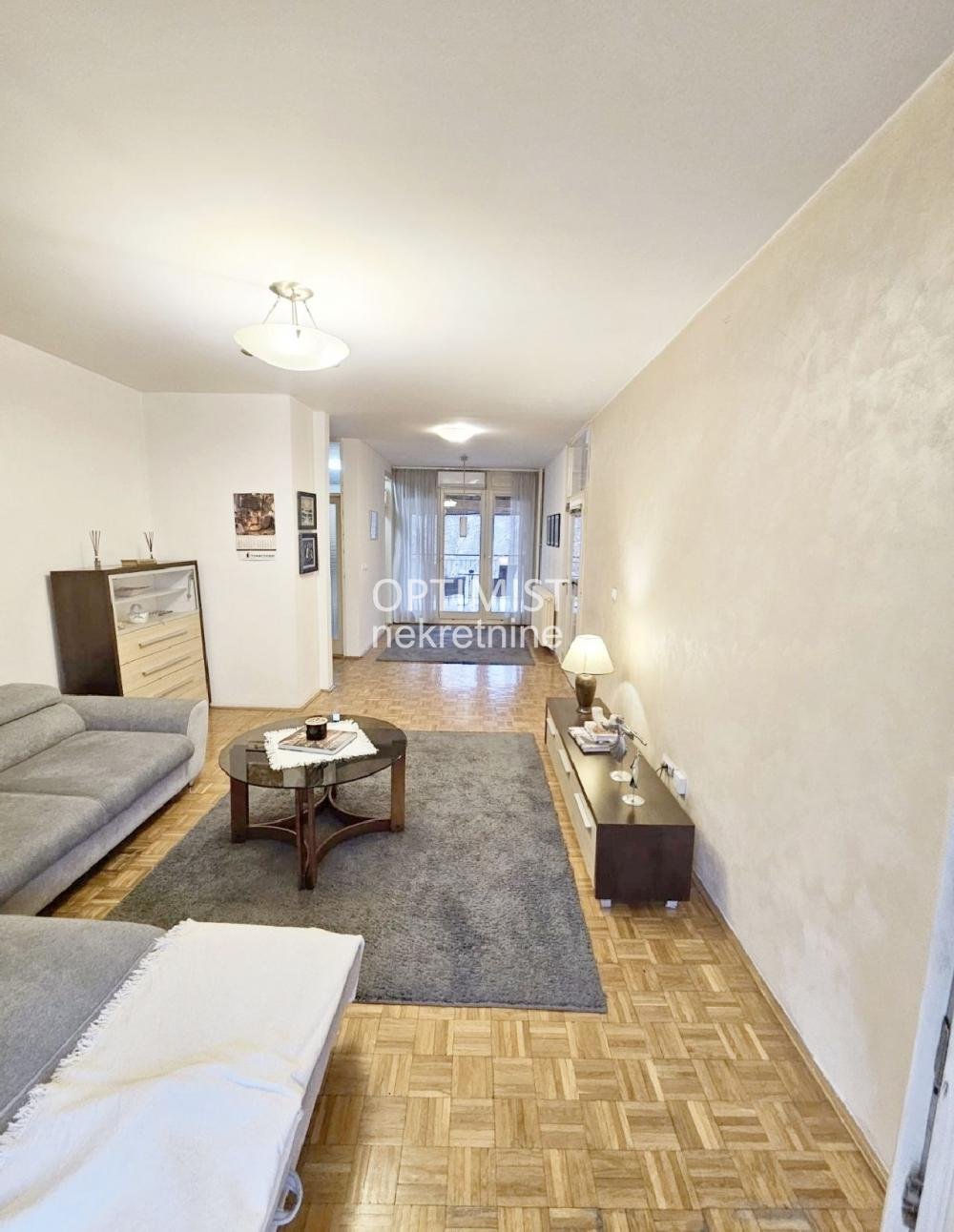 Radnička, odmah useljiv, uknjižen ID#3353