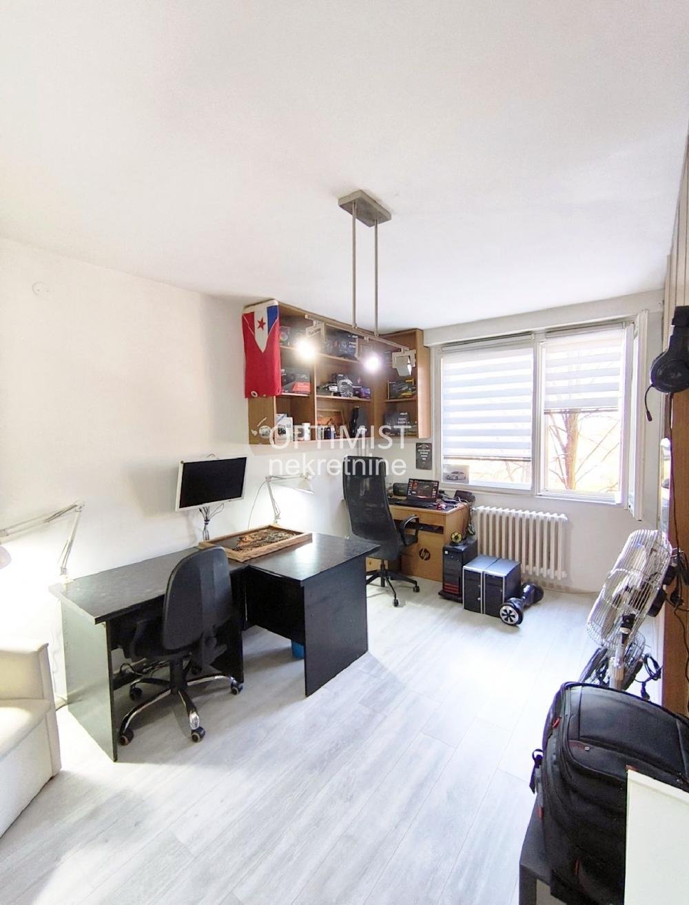 Železnik, uknjižen, odmah useljiv, adaptibilan ID#3355