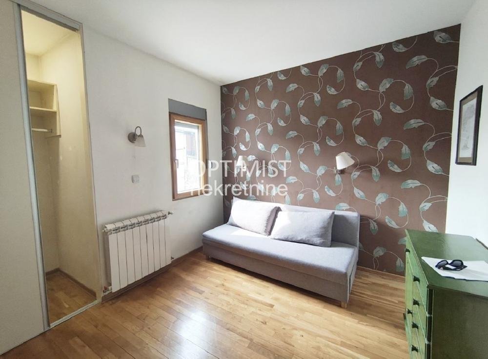 Skupština, odmah useljiv, uknjižen! ID#3363