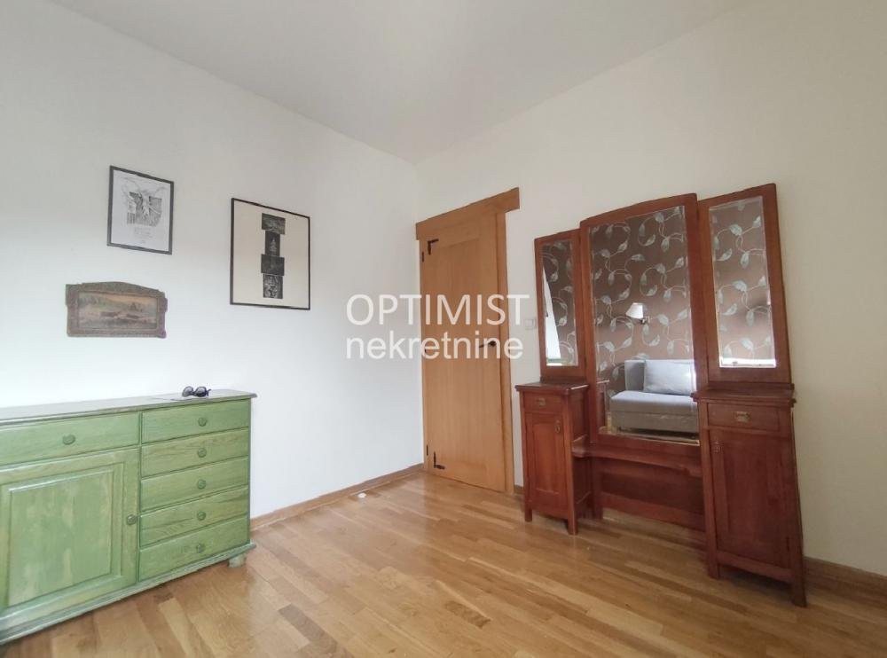 Skupština, odmah useljiv, uknjižen! ID#3363