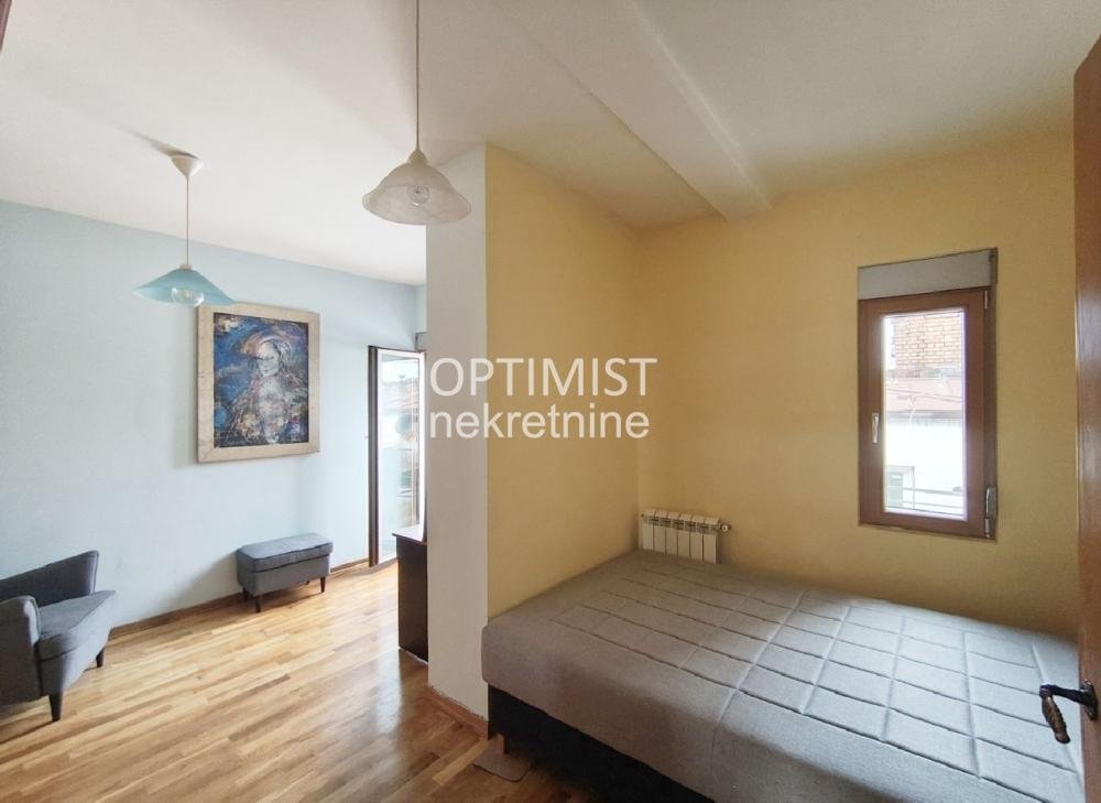 Skupština, odmah useljiv, uknjižen! ID#3363