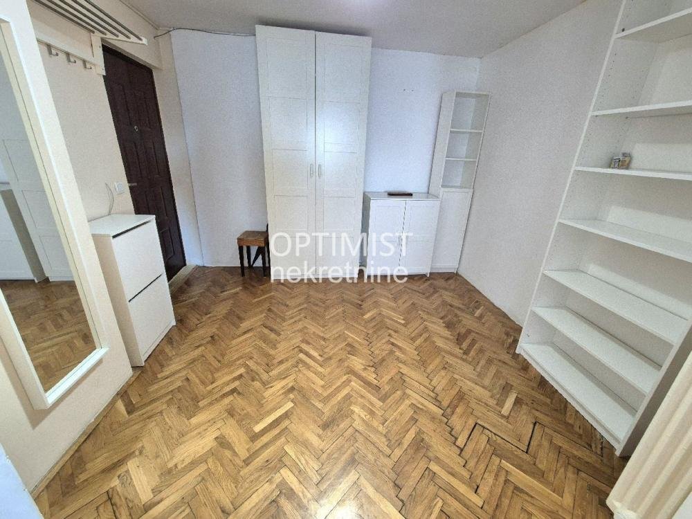 Vračar | Crveni krst | 2.0 ID#3372