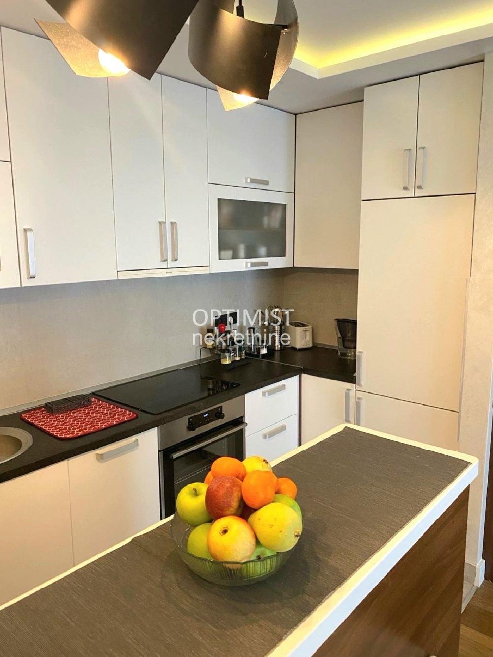 Kapije Vračara | LUX | 3.0 + garaža ID#3380