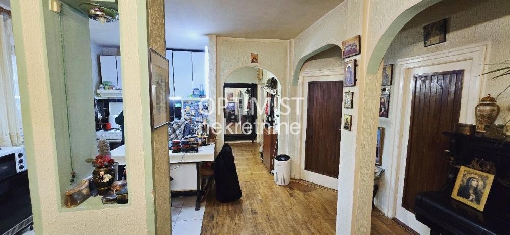 Karaburma, Patrisa Lumumbe, 3.5, uknjižen ID#3390