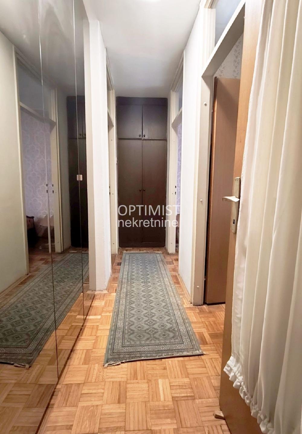 Karađorđev park, uknjižen, useljiv ID#3405