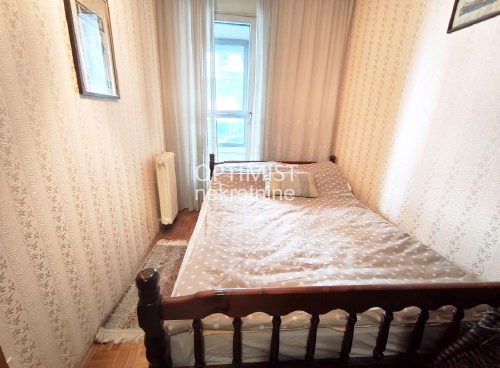 Karađorđev park, uknjižen, useljiv ID#3405