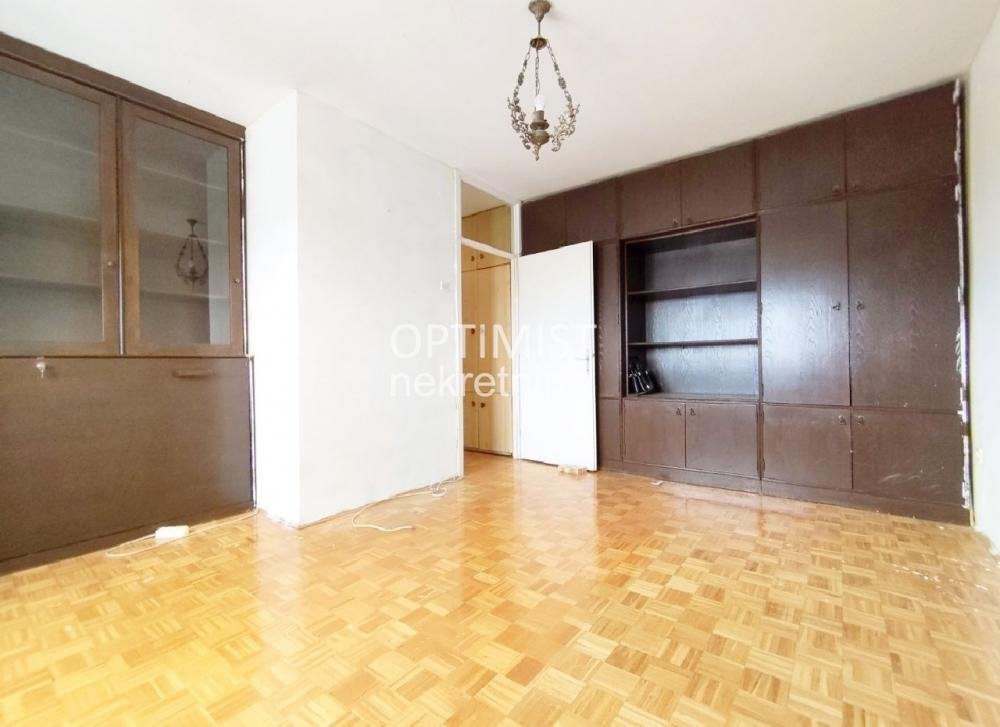 Vračar, uknjižen, odmah useljiv, adaptibilan ID#3408