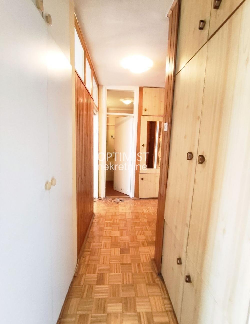 Vračar, uknjižen, odmah useljiv, adaptibilan ID#3408