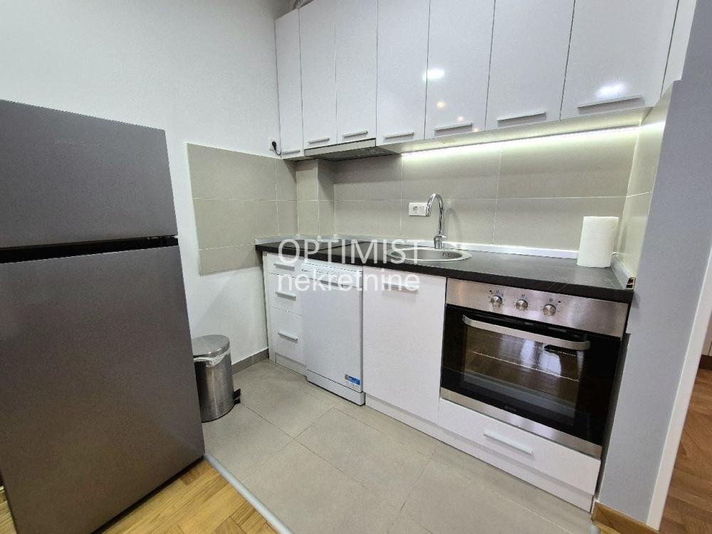 Đjeram pijaca | Garaža | 2.0 ID#3412