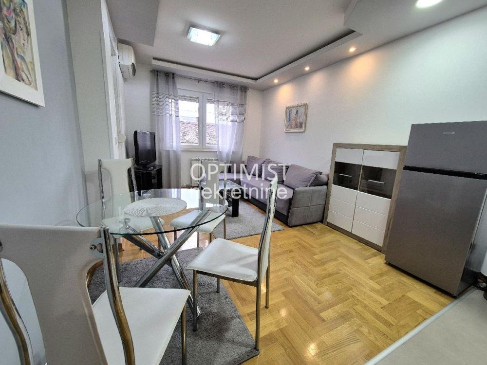 Đjeram pijaca | Garaža | 2.0 ID#3412