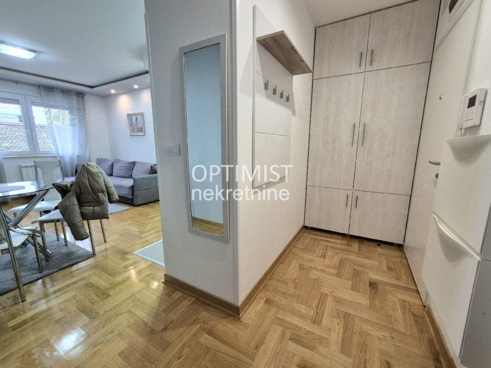 Đjeram pijaca | Garaža | 2.0 ID#3412