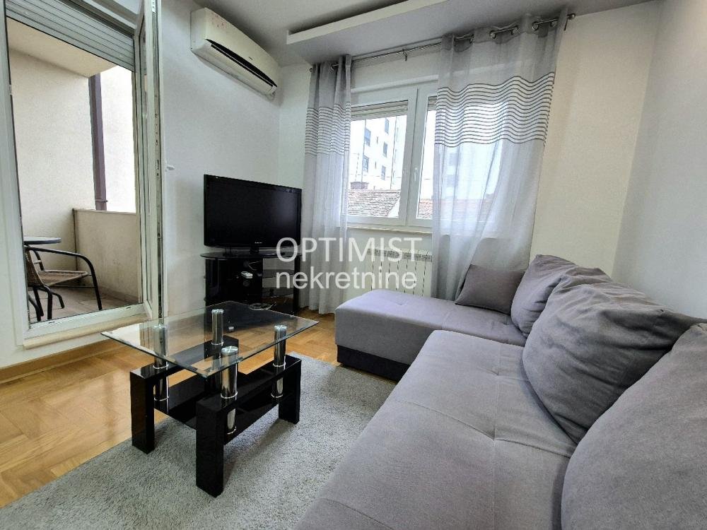 Đjeram pijaca | Garaža | 2.0 ID#3412