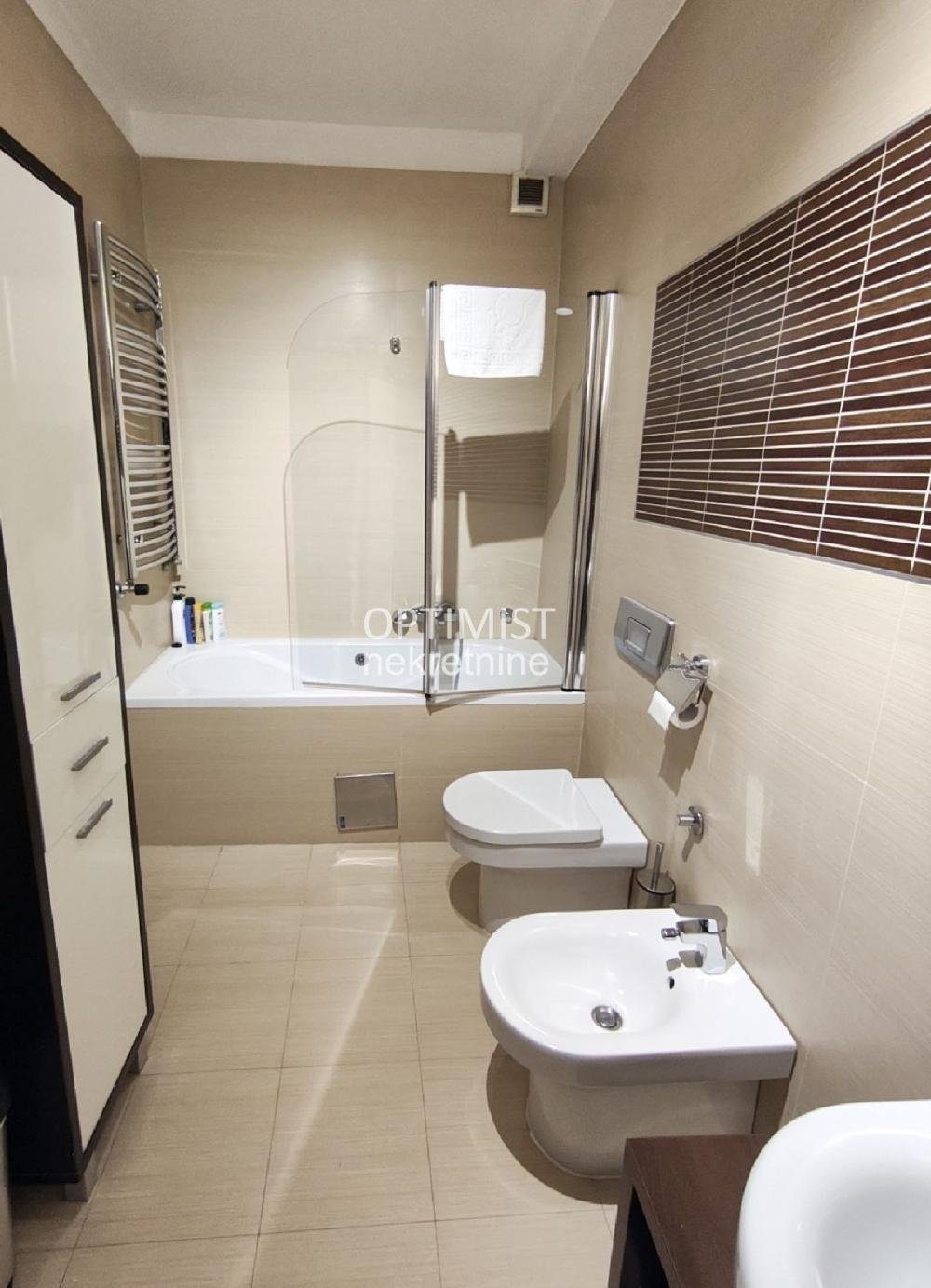 Trg republike, razrađen posao, odmah useljiv ID#3413