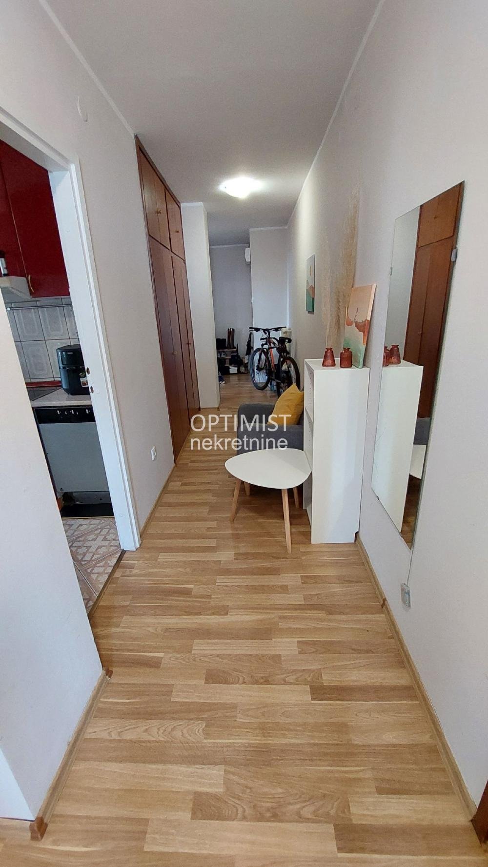 Prazan, odmah useljiv ID#3440