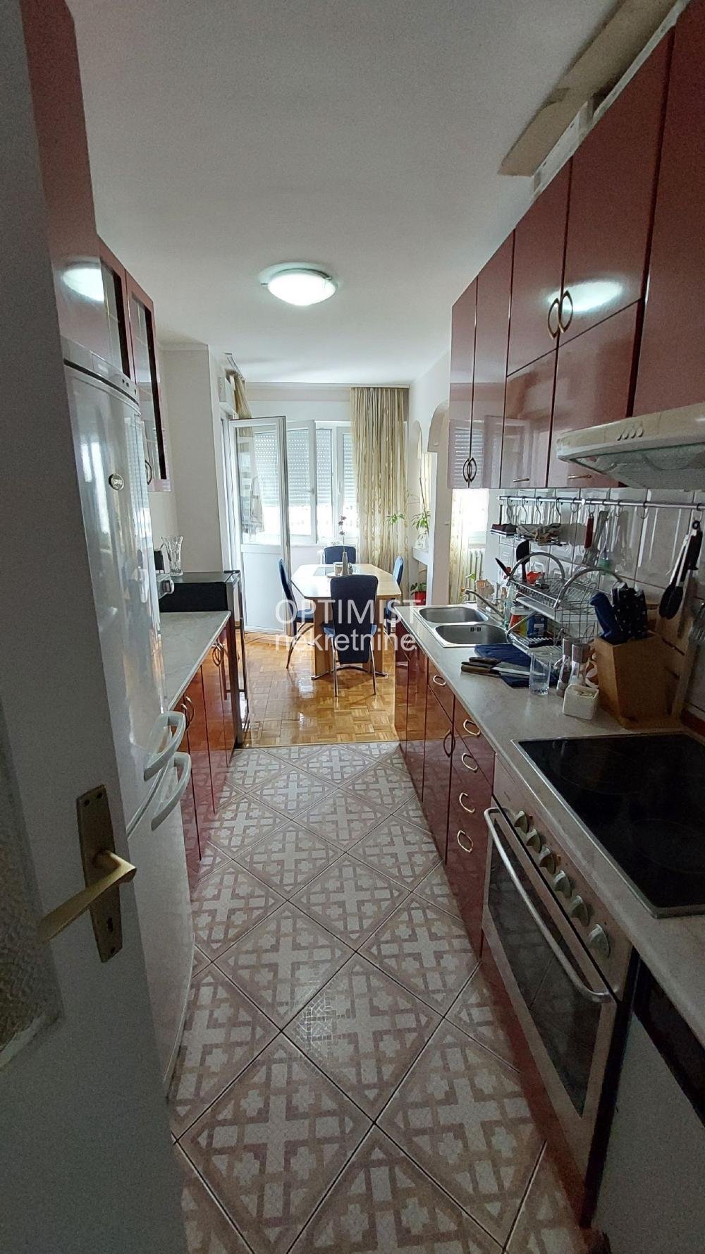 Prazan, odmah useljiv ID#3440