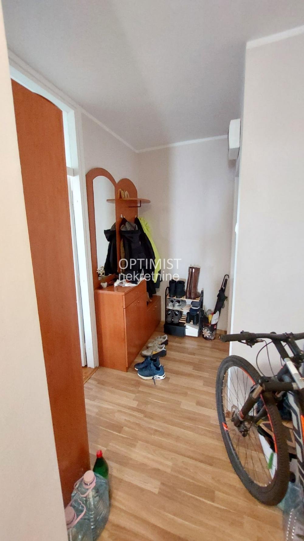 Prazan, odmah useljiv ID#3440