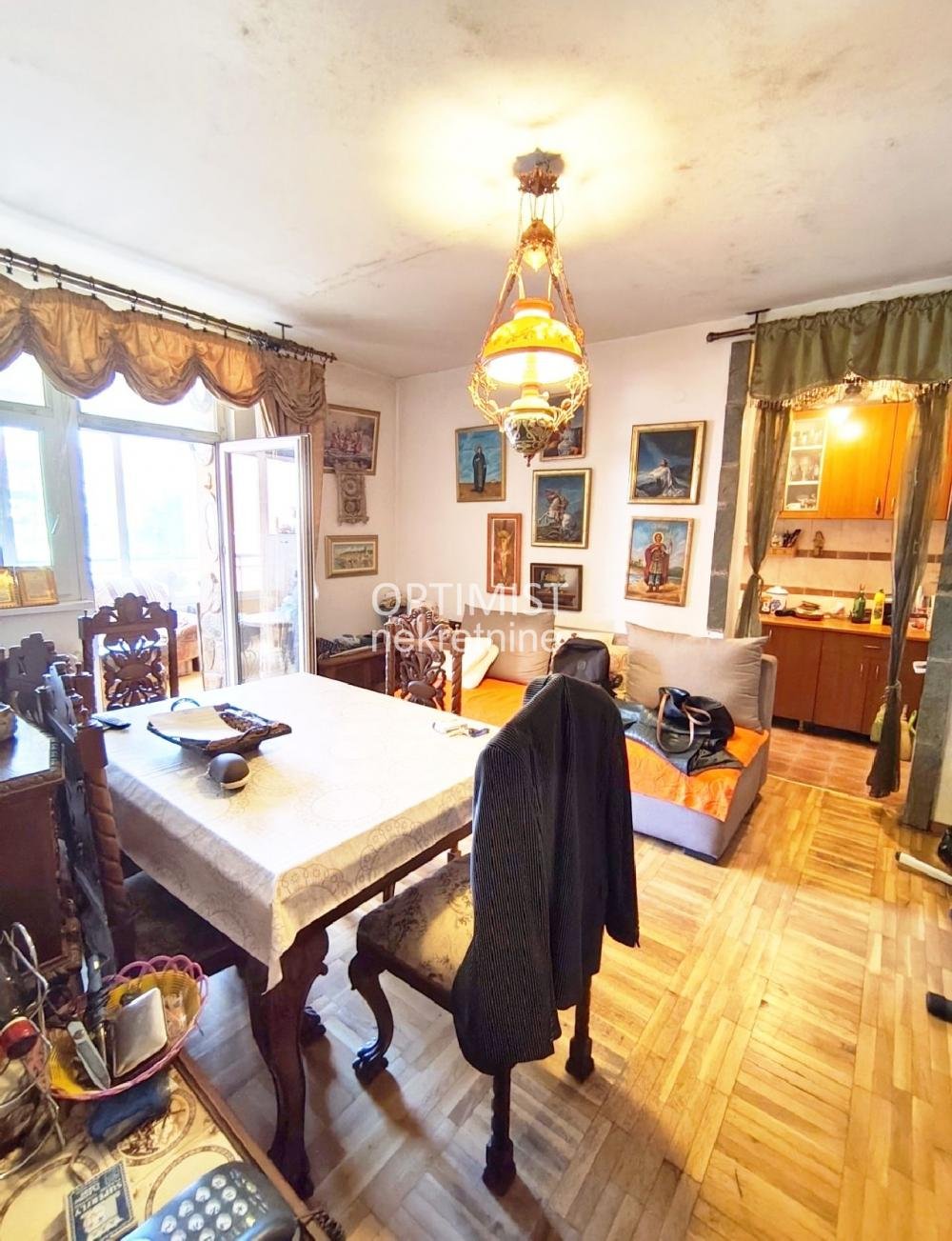 Konjarnik, uknjižen, odmah useljiv ID#3444