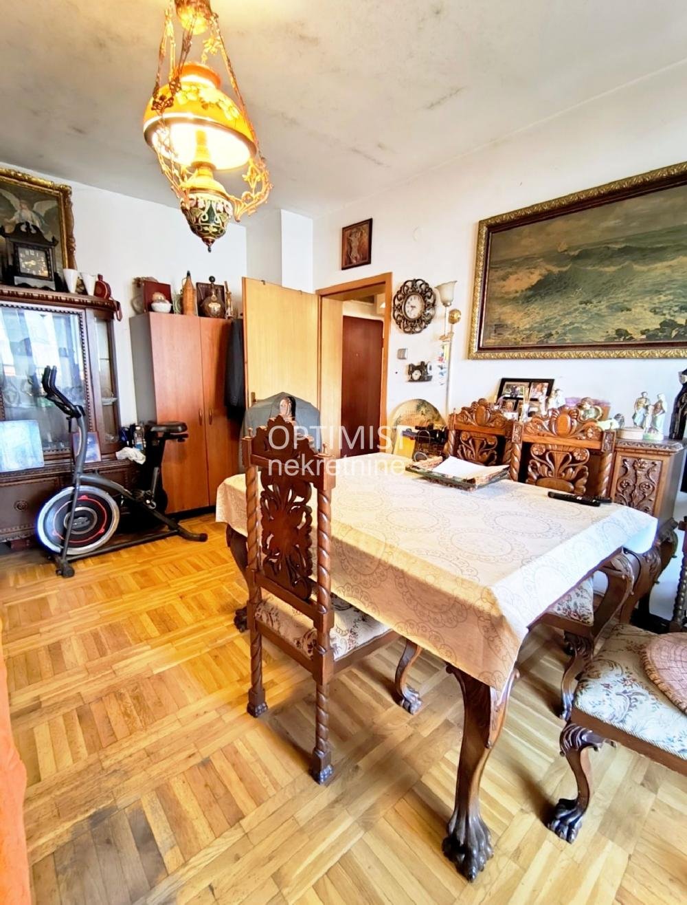 Konjarnik, uknjižen, odmah useljiv ID#3444