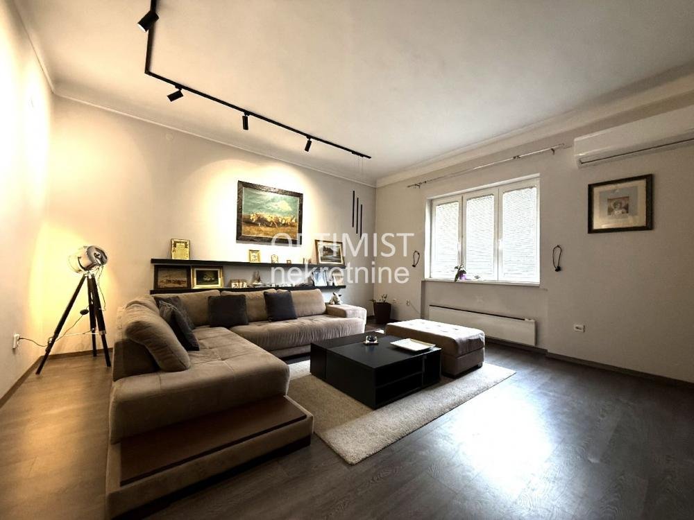 Lux salonac | Hala Pionir | 2.0 ID#3448