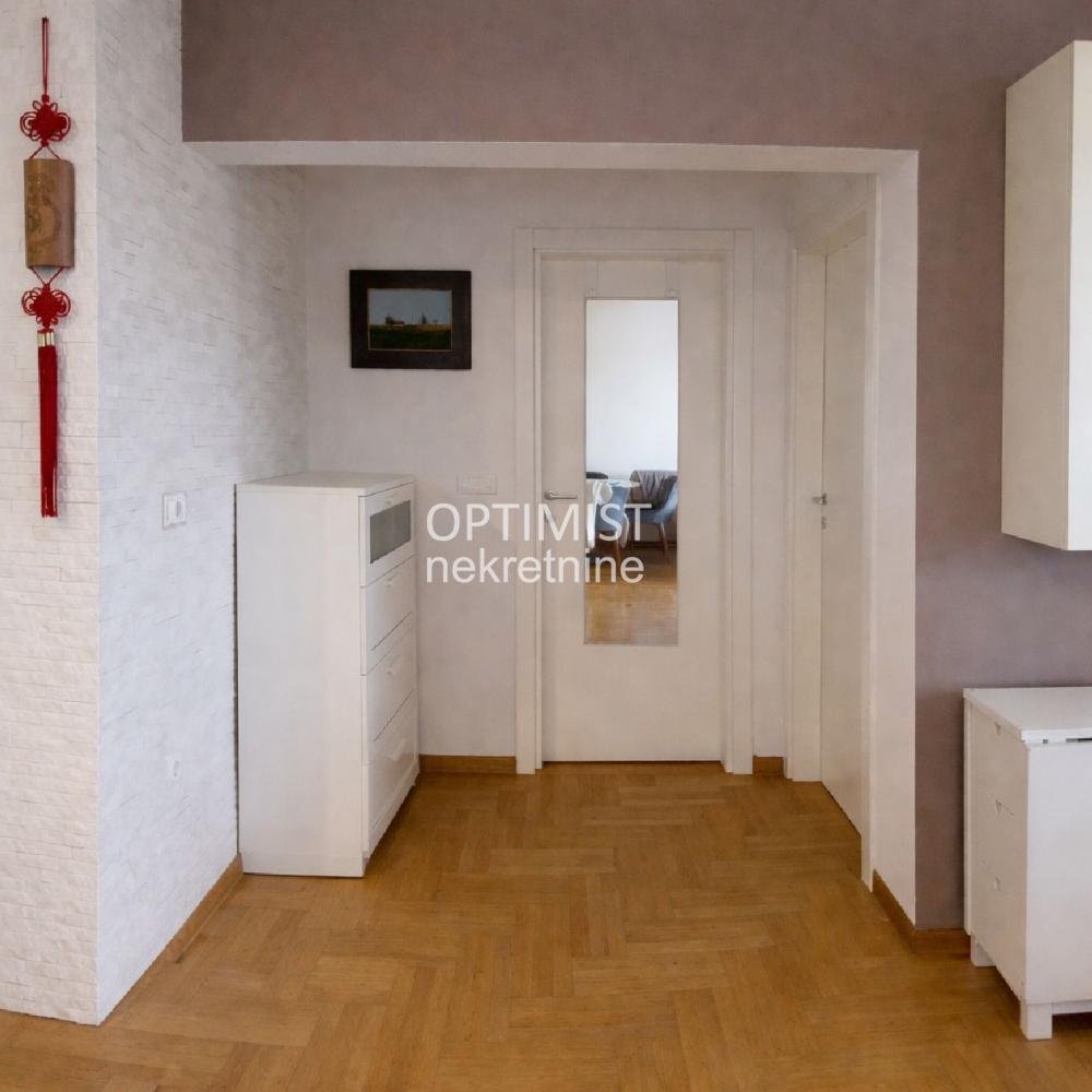 Čubura, uknjižen, useljiv, bez ulaganja ID#3454