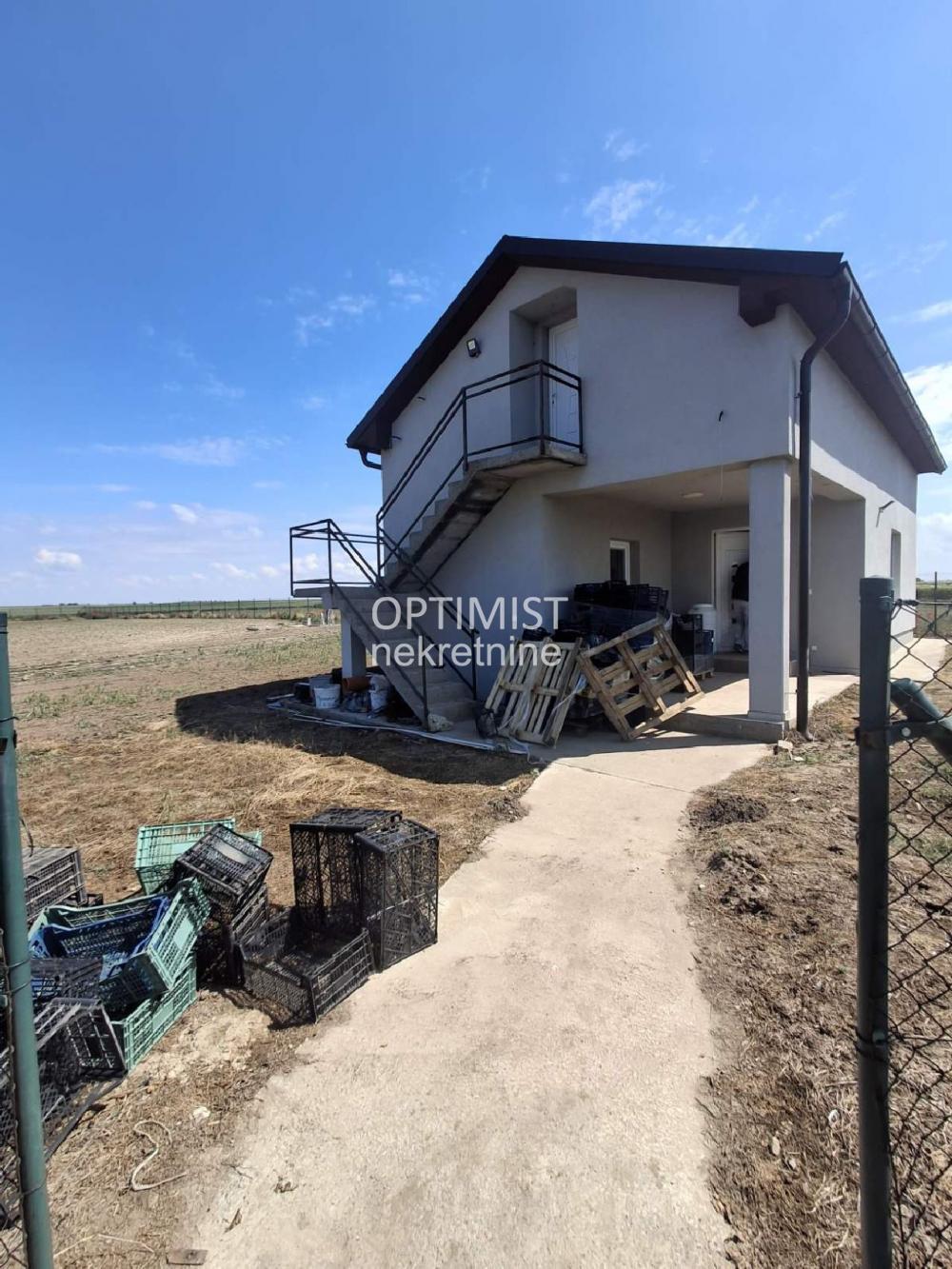 Plac 1.5 hektar, plastenik u radu i kuca ID#3482