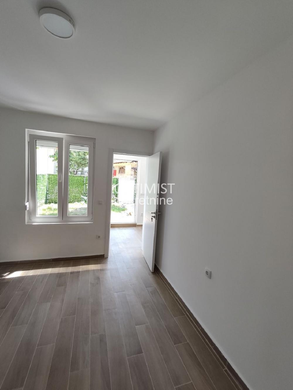 Severni bulevar, kuća od 43m2 sa dvorištem ID#3553